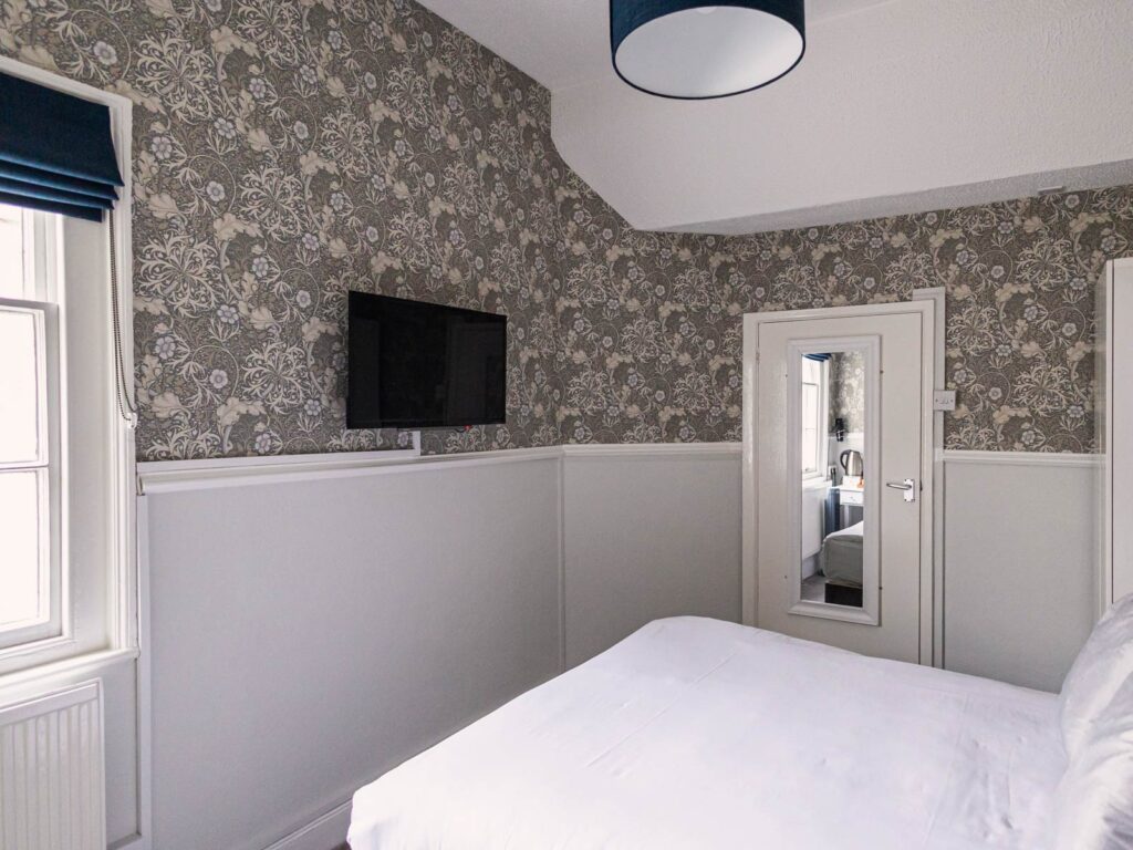 The Gresham Hotel, Weymouth – Room 4, view 3